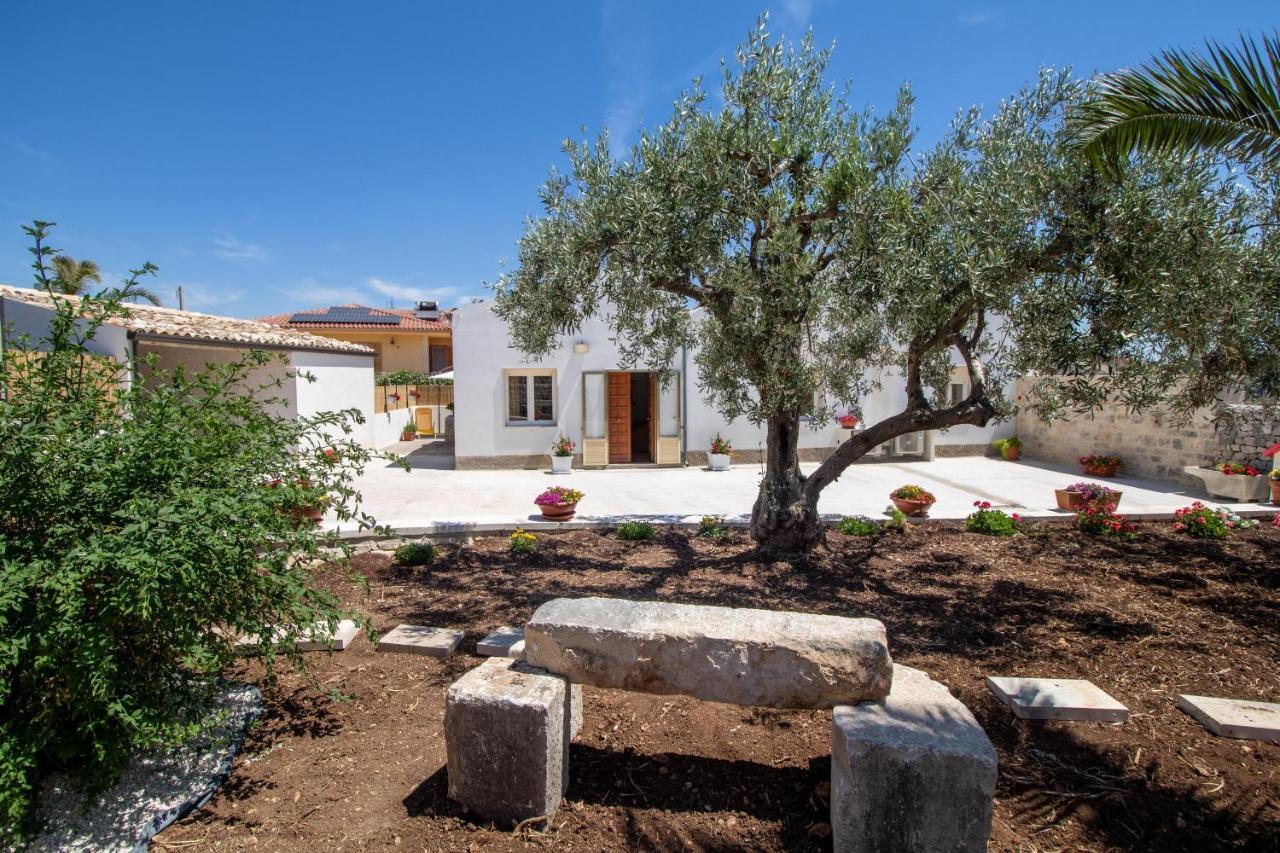 Casa Vacanza I Due Ulivi Μόντικα Εξωτερικό φωτογραφία